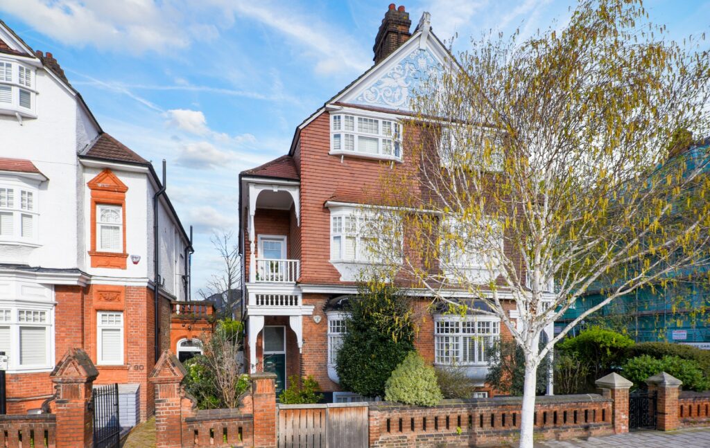 Property in Grove Park W4
