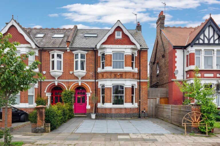 images of property on Twyford Avenue