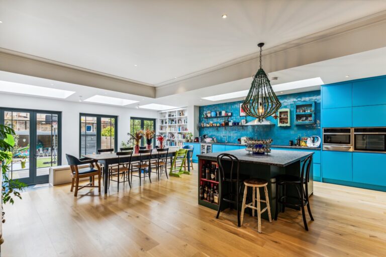 images of property on Twyford Avenue