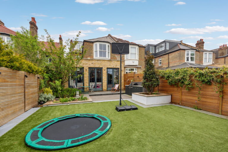 images of property on Twyford Avenue