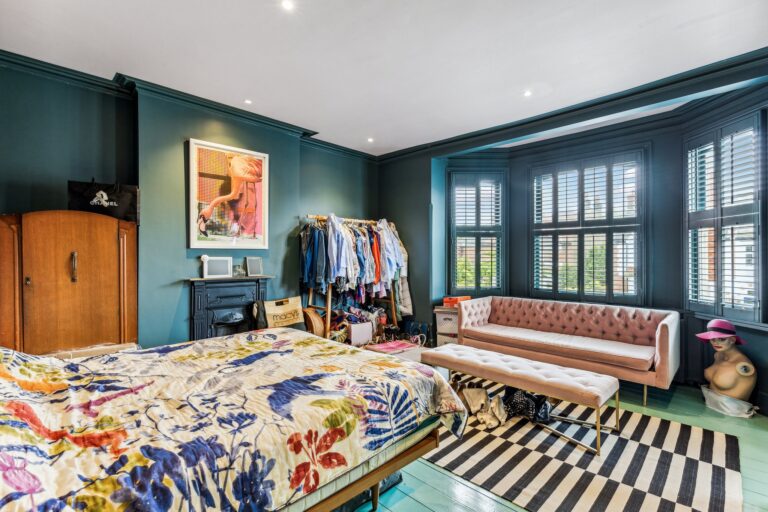 images of property on Twyford Avenue