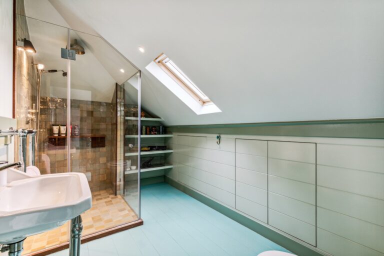 images of property on Twyford Avenue