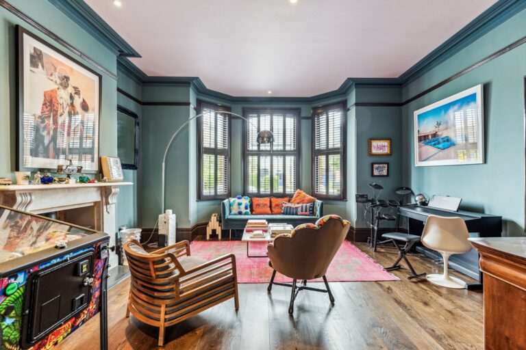 images of property on Twyford Avenue