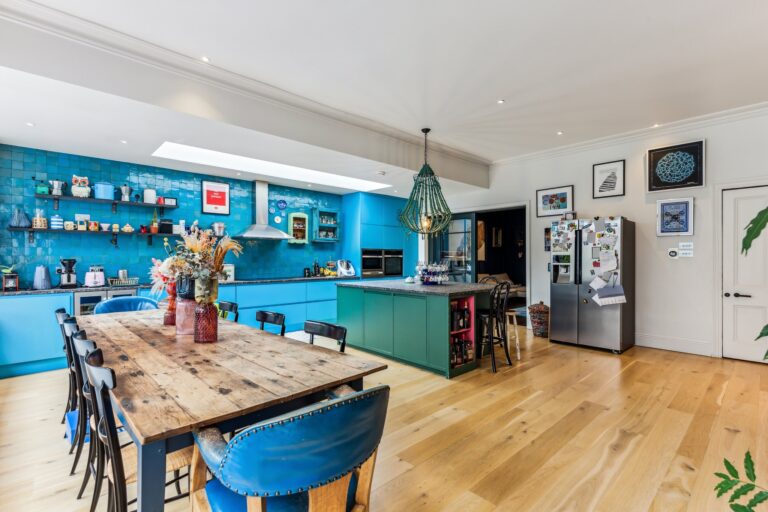 images of property on Twyford Avenue