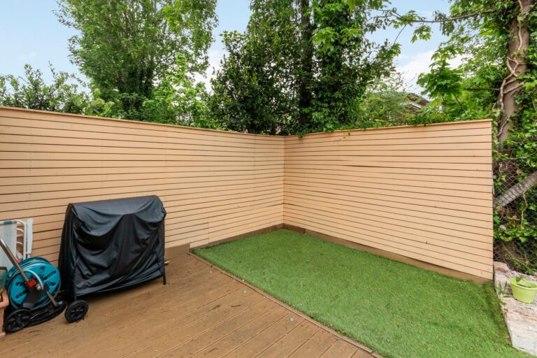images of property on Waldeck Road