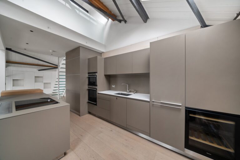 images of property on Chiswick High Road