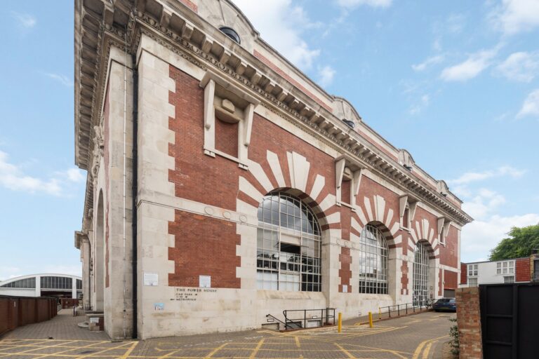 images of property on Chiswick High Road