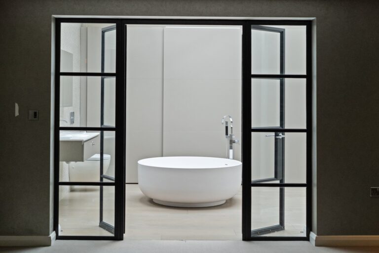 images of property on Chiswick High Road