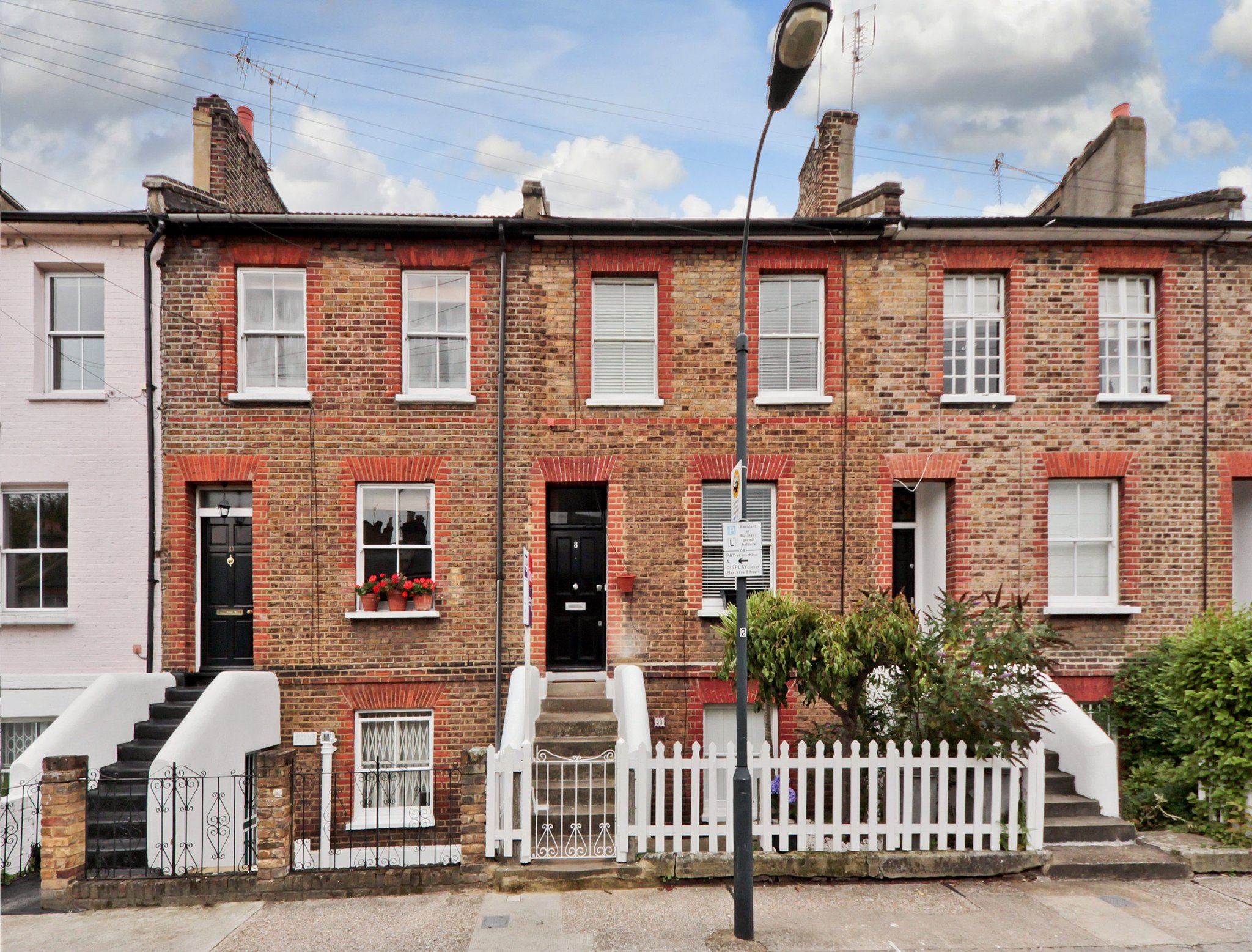 images of property on Bradmore Park Road