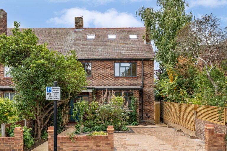 images of property on Spencer Road