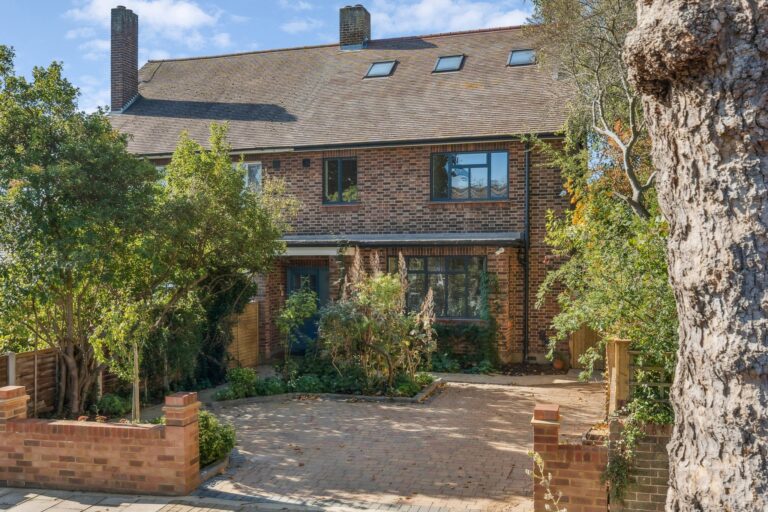 images of property on Spencer Road