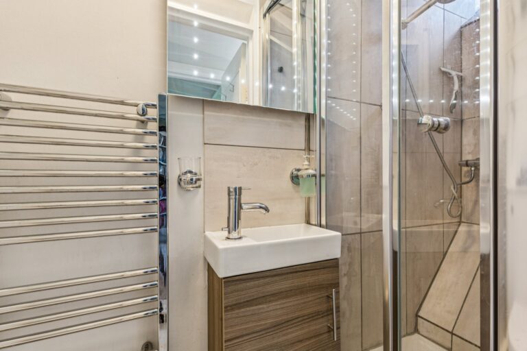 images of property on Black Lion Lane