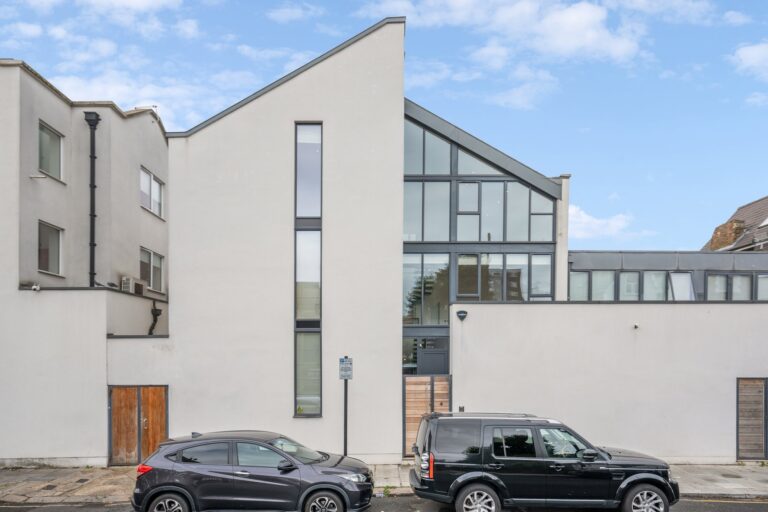 images of property on St Stephens Avenue