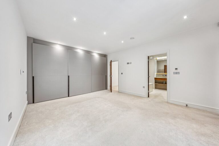images of property on St Stephens Avenue