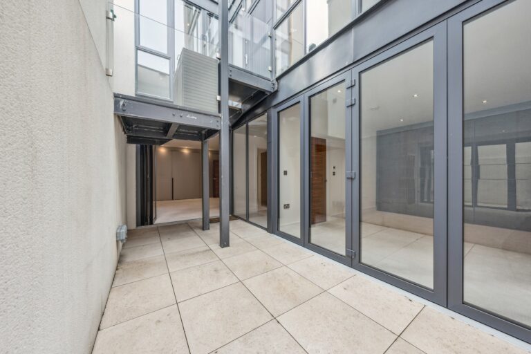 images of property on St Stephens Avenue