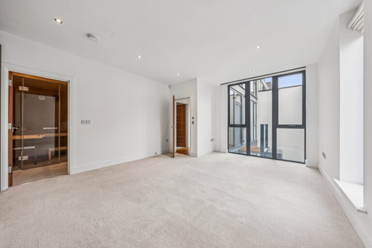 images of property on St Stephens Avenue