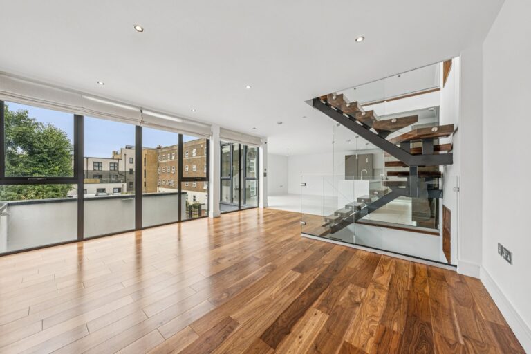 images of property on St Stephens Avenue