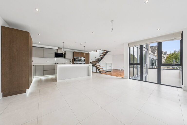 images of property on St Stephens Avenue
