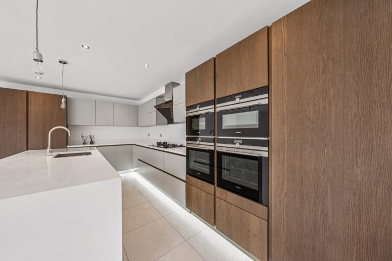 images of property on St Stephens Avenue