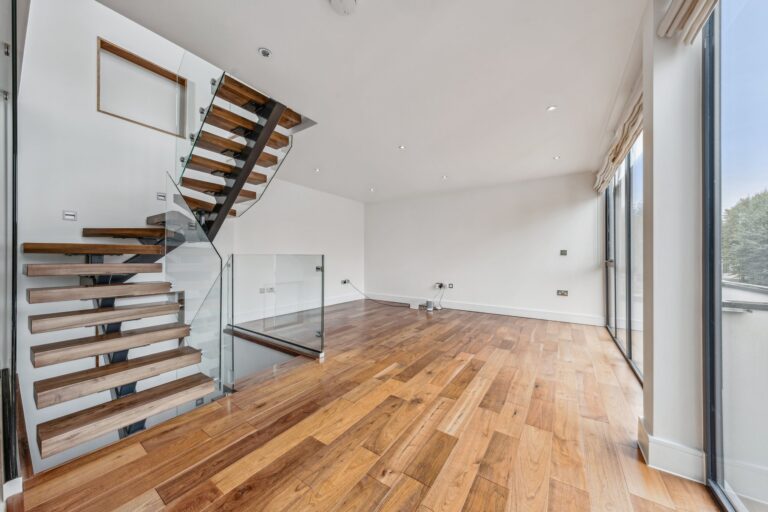 images of property on St Stephens Avenue