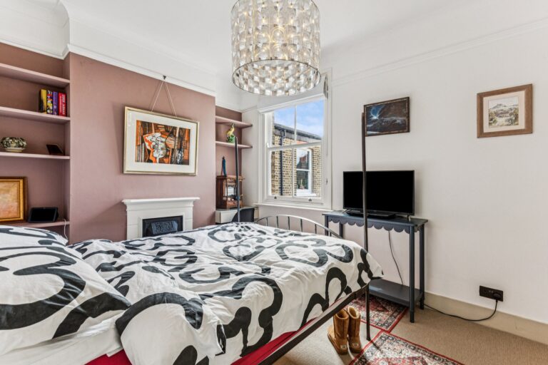 images of property on Hartswood Road
