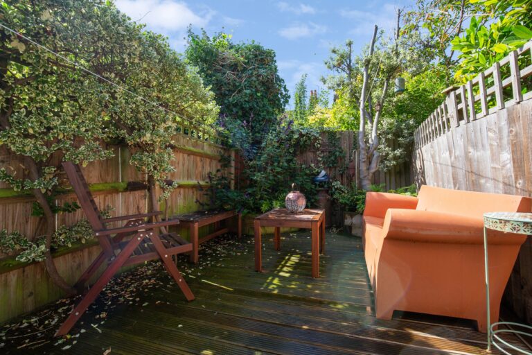 images of property on Hartswood Road