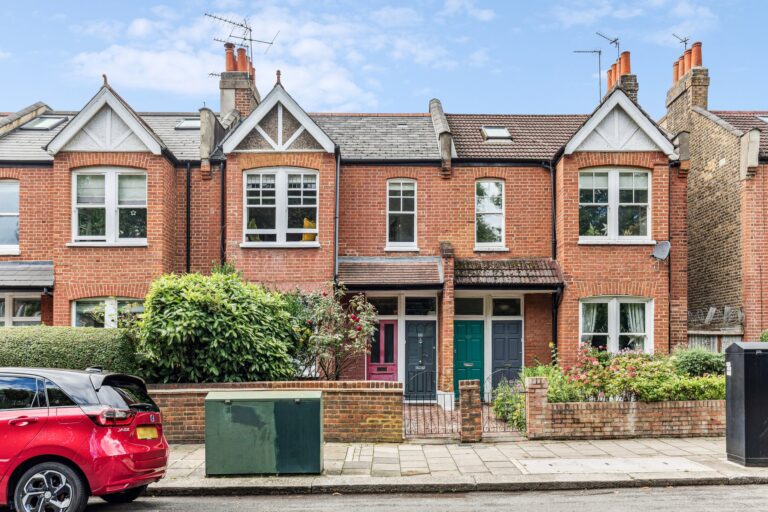 images of property on Hartswood Road