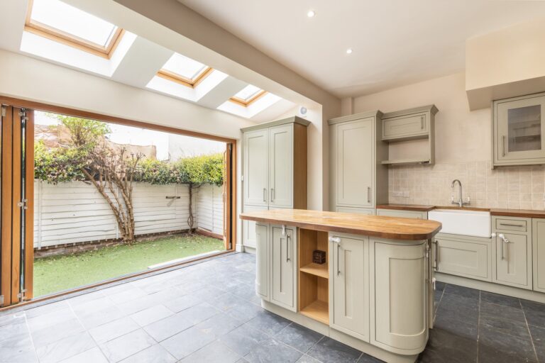 images of property on Southfield Road