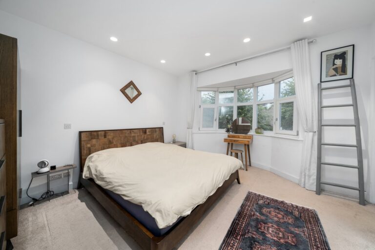 images of property on Southfield Road