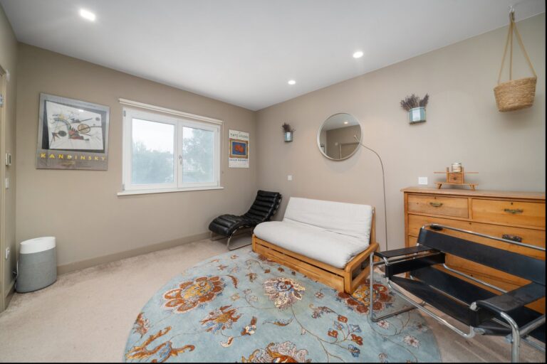 images of property on Southfield Road