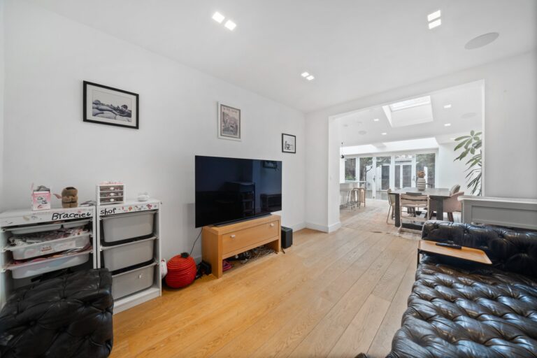 images of property on Southfield Road