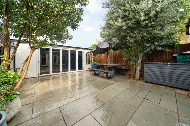 images of property on Southfield Road