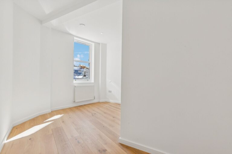 images of property on Jeddo Road