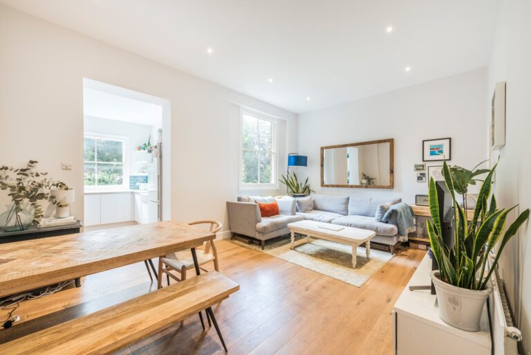 images of property on Loftus Road