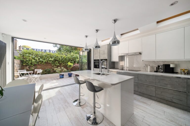 images of property on Iffley Road
