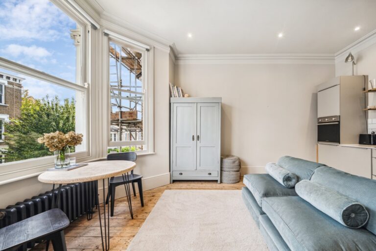 images of property on Bolingbroke Road
