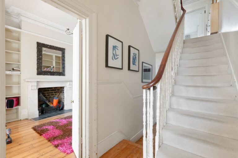 images of property on Ethelden Road