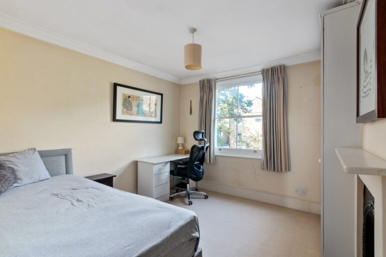 images of property on Ethelden Road