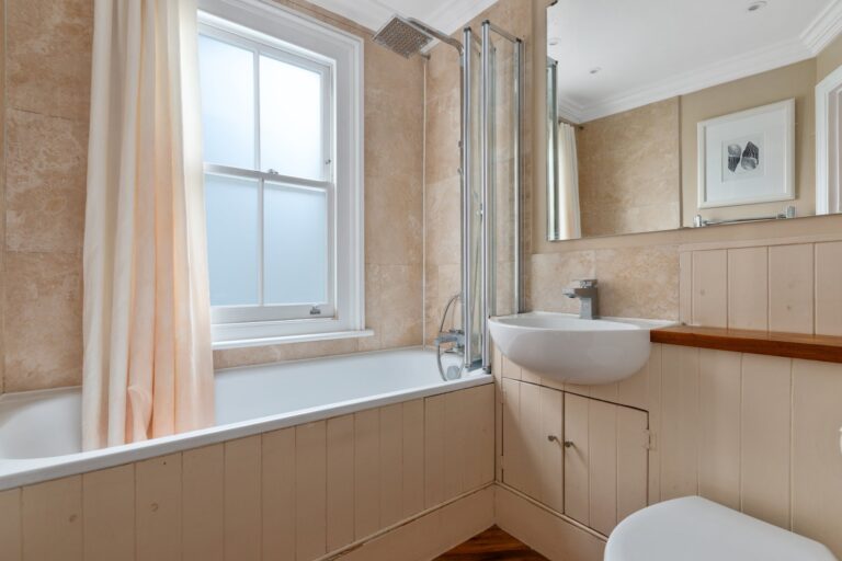 images of property on Ethelden Road