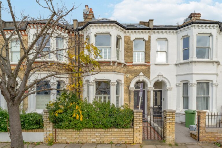 images of property on Ethelden Road