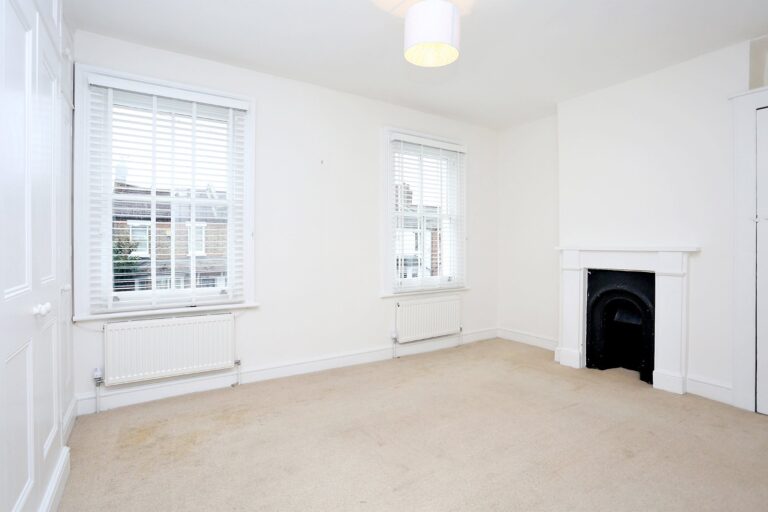 images of property on Reckitt Road