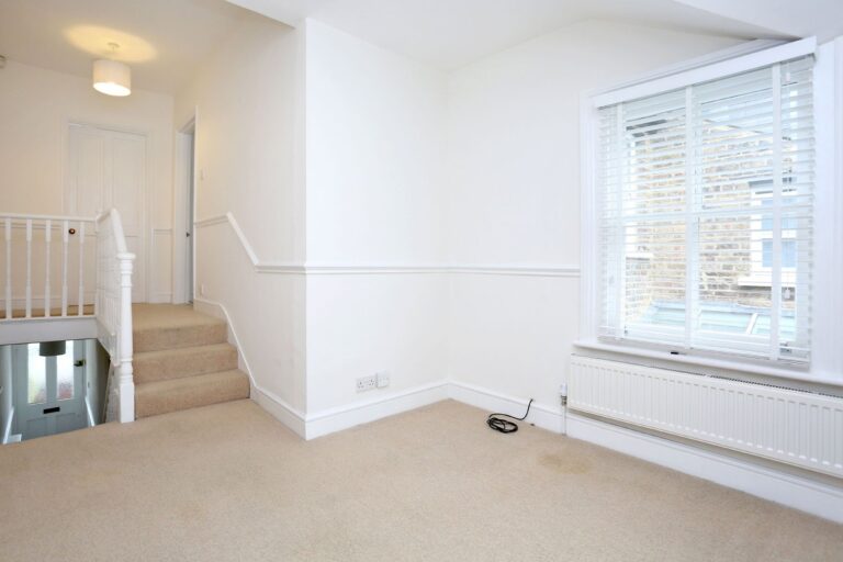 images of property on Reckitt Road