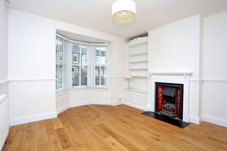 images of property on Reckitt Road