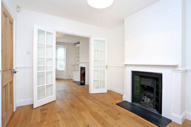 images of property on Reckitt Road