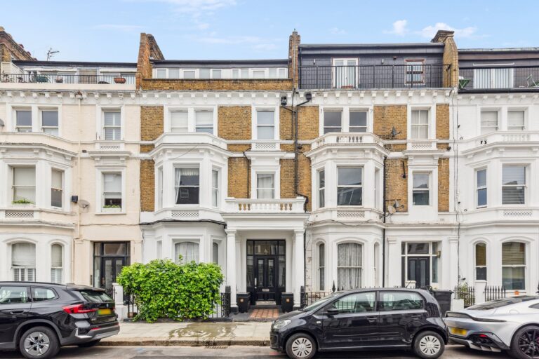 images of property on Sinclair Gardens