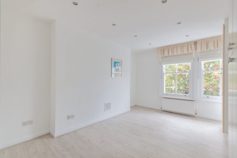 images of property on Sinclair Gardens