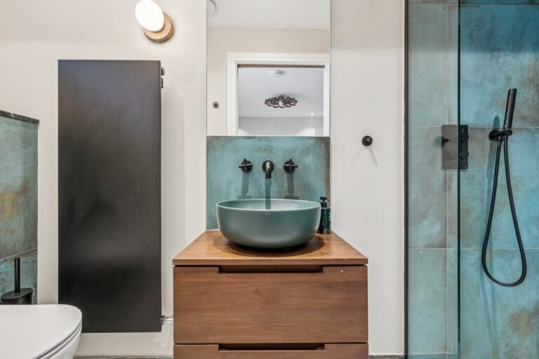 images of property on Richford Street