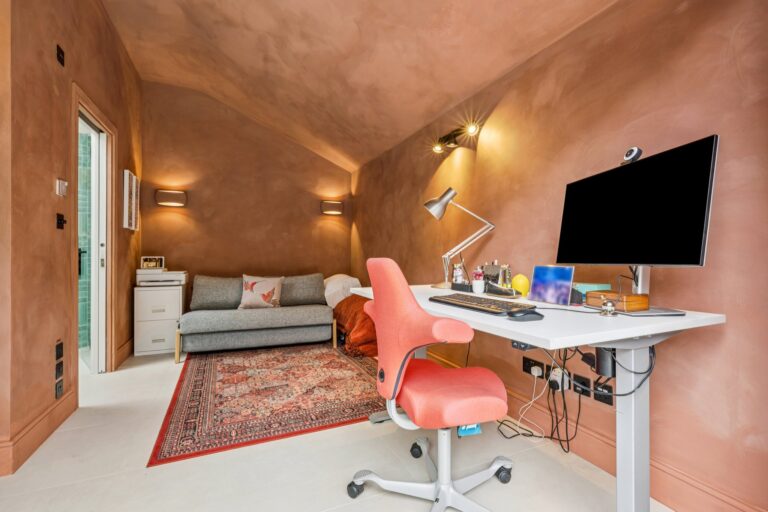 images of property on Richford Street