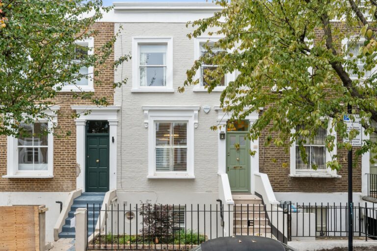 images of property on Richford Street