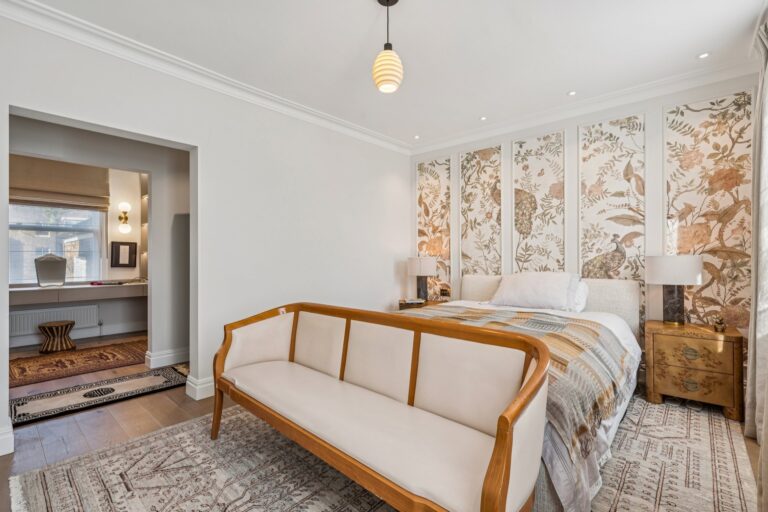 images of property on Richford Street